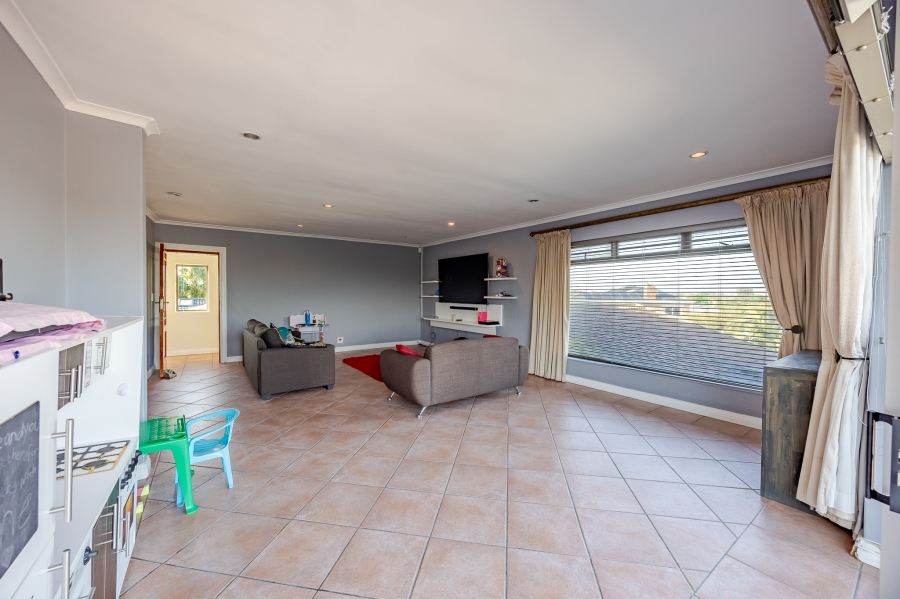 4 Bedroom Property for Sale in Flamingo Vlei Western Cape